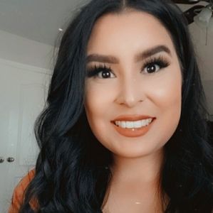 Meet your Posher, Carla